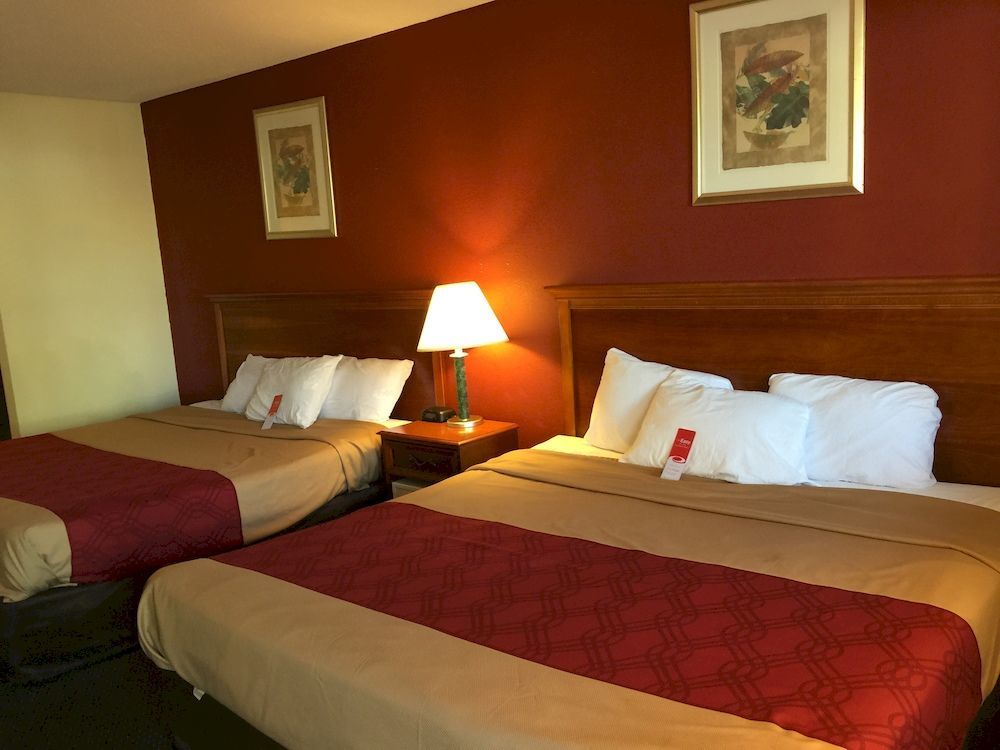 Red Carpet Inn Norwalk Exterior foto